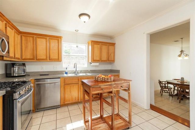 531 Dogwood Street, Houston, TX 77022