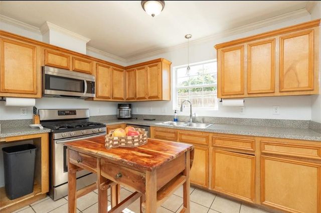 531 Dogwood Street, Houston, TX 77022