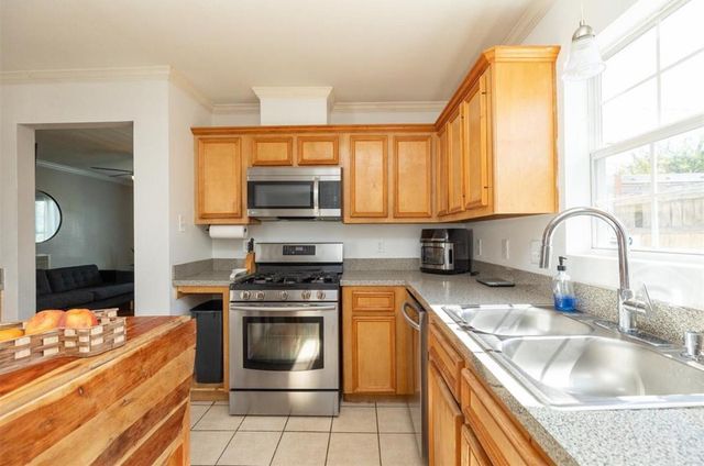 531 Dogwood Street, Houston, TX 77022