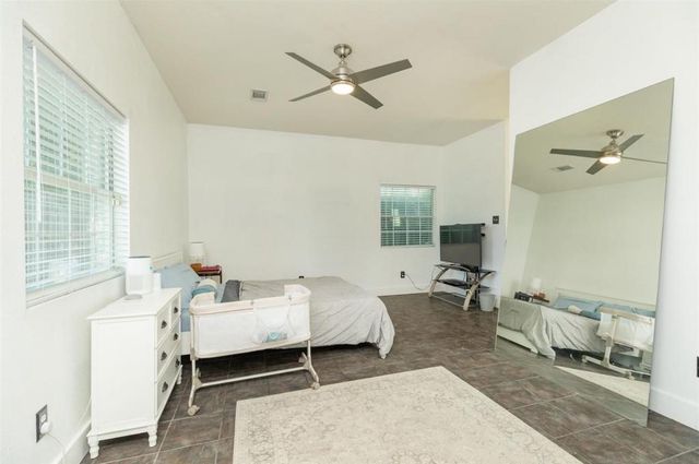 531 Dogwood Street, Houston, TX 77022