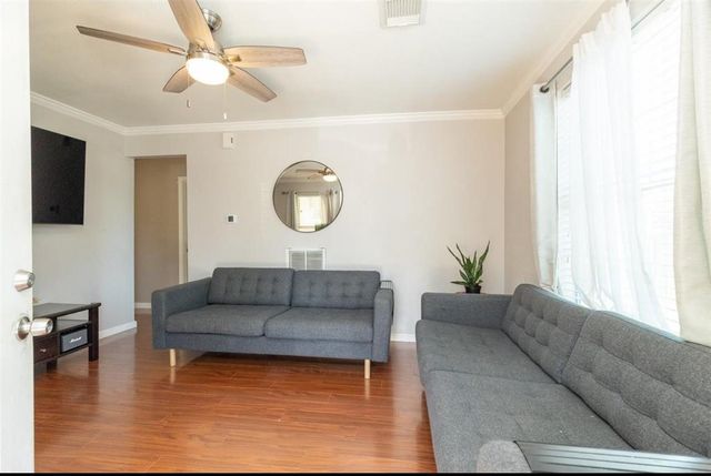 531 Dogwood Street, Houston, TX 77022