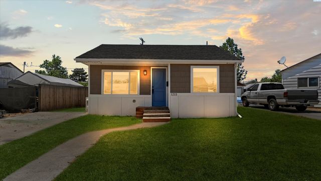 1215 Potter Ave, Richland, WA 99354