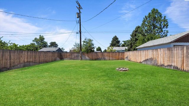 1215 Potter Ave, Richland, WA 99354