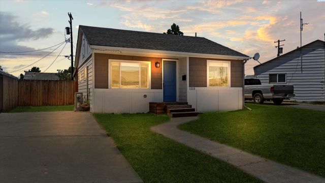 1215 Potter Ave, Richland, WA 99354