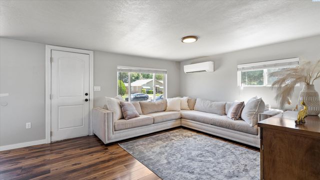 1215 Potter Ave, Richland, WA 99354