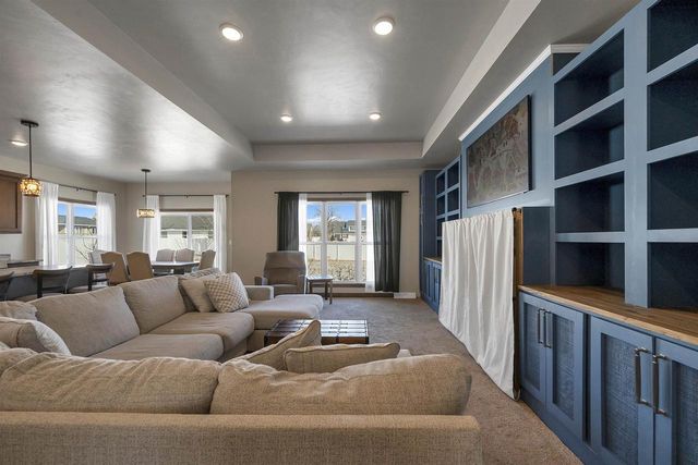 2125 FOX POINT CIRCLE, De Pere, WI 54115