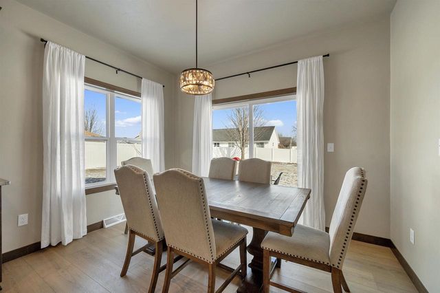 2125 FOX POINT CIRCLE, De Pere, WI 54115