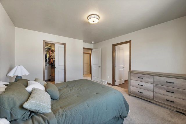 2125 FOX POINT CIRCLE, De Pere, WI 54115