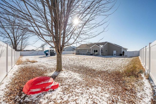 2125 FOX POINT CIRCLE, De Pere, WI 54115