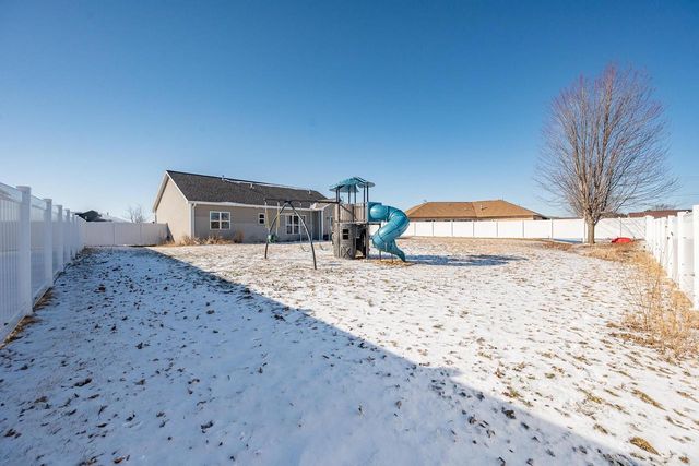 2125 FOX POINT CIRCLE, De Pere, WI 54115