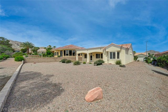 10121 Villa Ridge Drive, Las Vegas, NV 89134