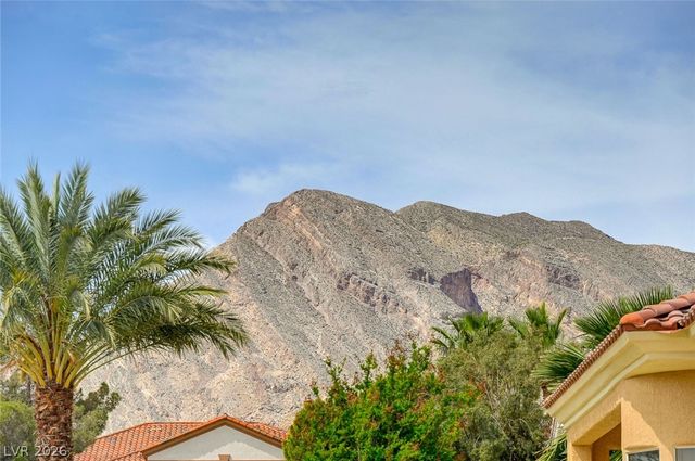 10121 Villa Ridge Drive, Las Vegas, NV 89134