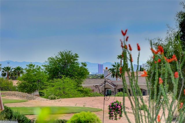 10121 Villa Ridge Drive, Las Vegas, NV 89134