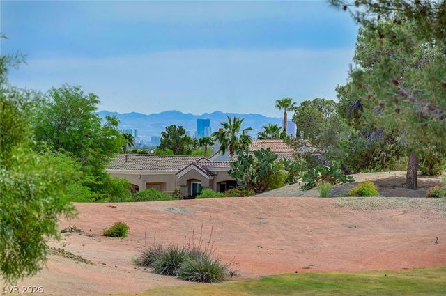 10121 Villa Ridge Drive, Las Vegas, NV 89134