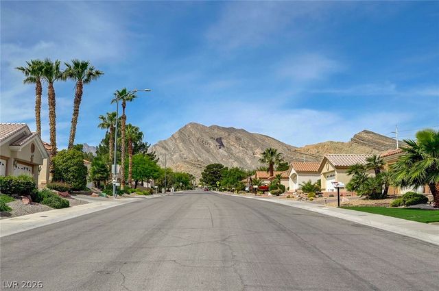 10121 Villa Ridge Drive, Las Vegas, NV 89134