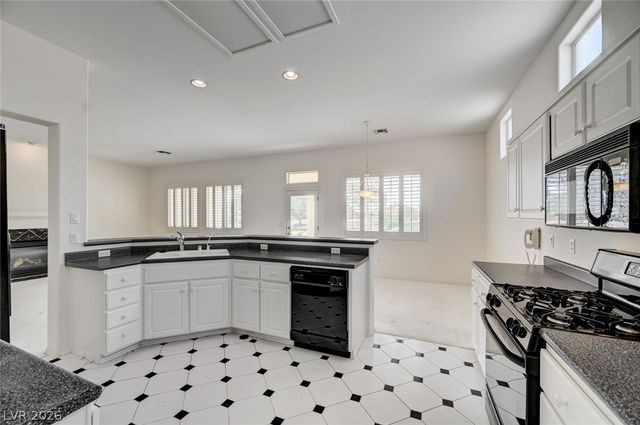 10121 Villa Ridge Drive, Las Vegas, NV 89134