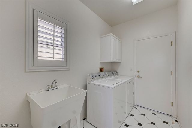 10121 Villa Ridge Drive, Las Vegas, NV 89134