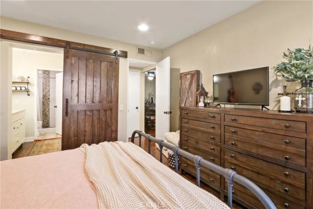 129 N Cross Creek Road North B, Orange, CA 92869