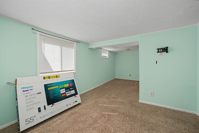 746 Osage Ave, Salina, KS 67401