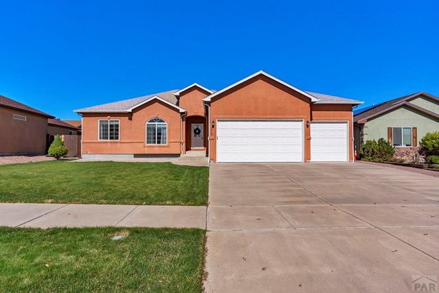 3313 Lions Pride Ln, Pueblo, CO 81005