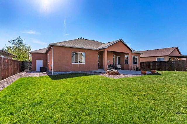 3313 Lions Pride Ln, Pueblo, CO 81005
