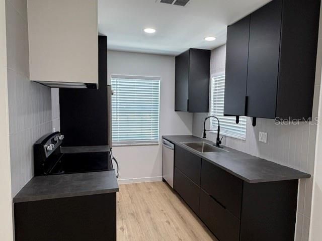 1407 PARK LAKE STREET, Orlando, FL 32803