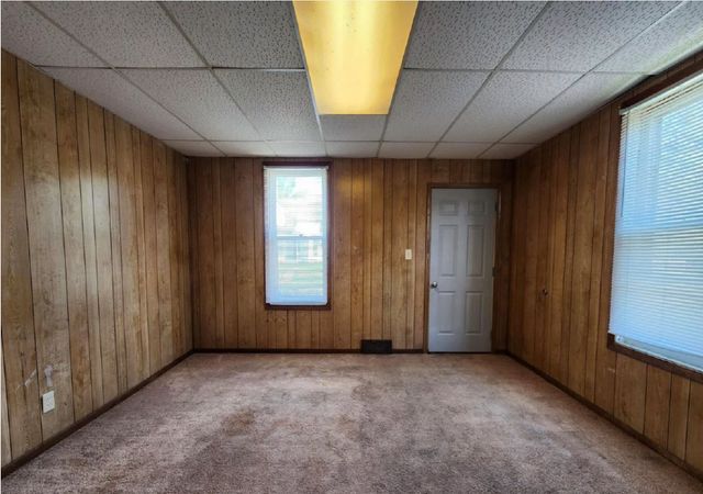 2001 W 6th Street, Davenport, IA 52802