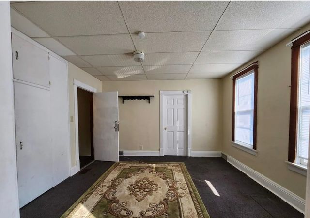 2001 W 6th Street, Davenport, IA 52802