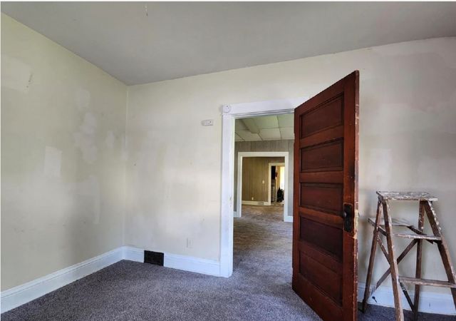 2001 W 6th Street, Davenport, IA 52802