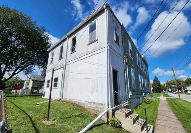 2001 W 6th Street, Davenport, IA 52802