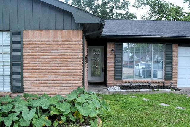 6115 Newquay Street, Houston, TX 77085