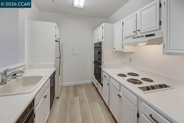 1860 Tice Creek Dr 1226, Walnut Creek, CA 94595