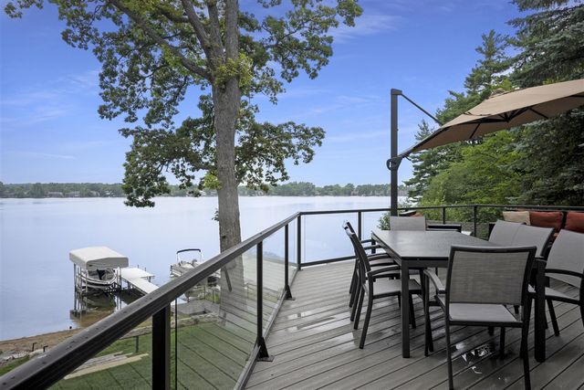 2380 Galaxy Way, Lake Orion, MI 48360