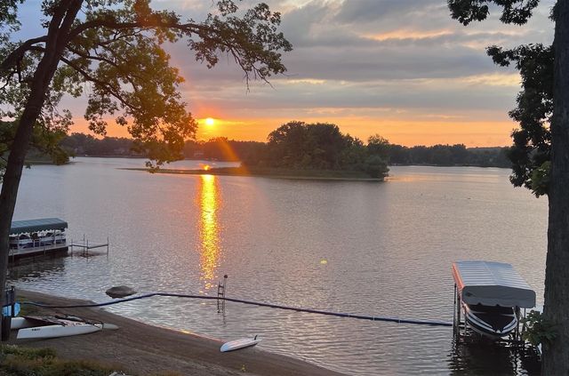 2380 Galaxy Way, Lake Orion, MI 48360