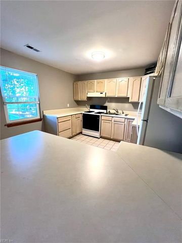 210 Pennsylvania Ave Apt 3, Norfolk, VA 23504