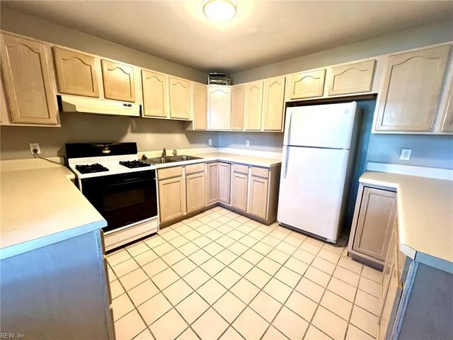 210 Pennsylvania Ave Apt 3, Norfolk, VA 23504