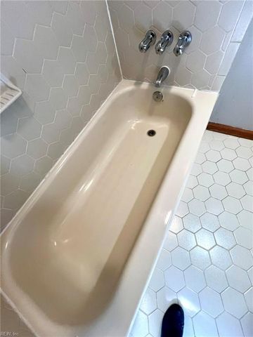 210 Pennsylvania Ave Apt 3, Norfolk, VA 23504