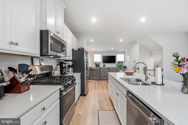 153 GLORY MAPLE LN, Downingtown, PA 19335