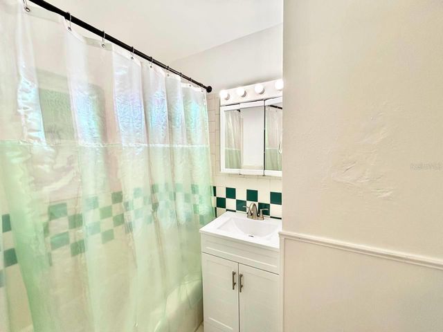 5209 10TH AVENUE S, Gulfport, FL 33707