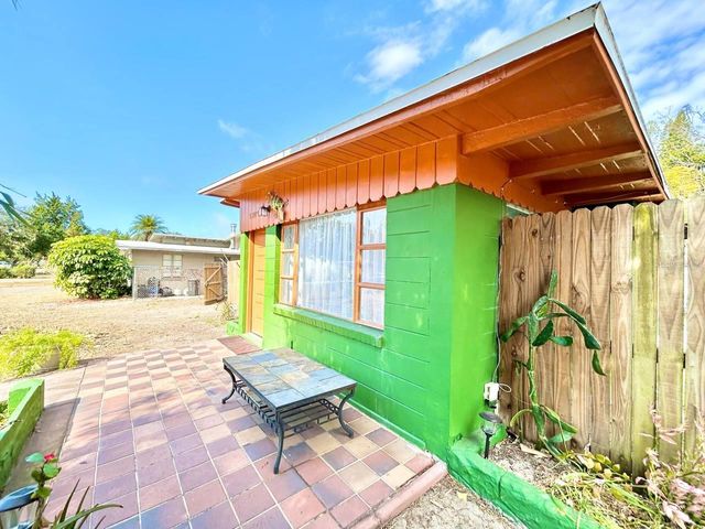 5209 10TH AVENUE S, Gulfport, FL 33707