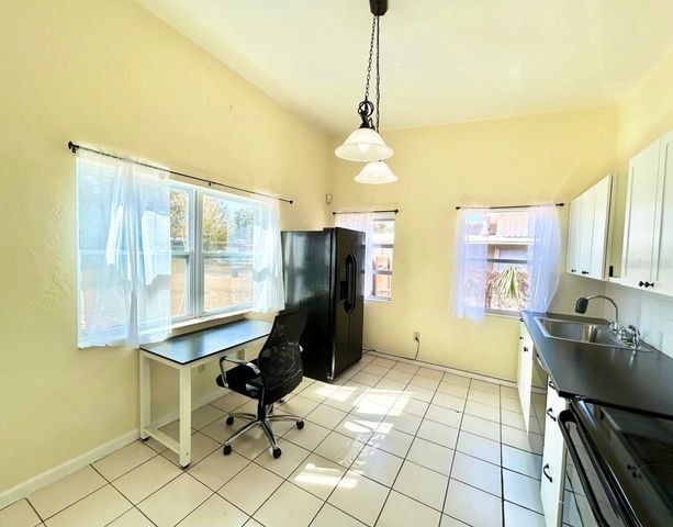 5209 10TH AVENUE S, Gulfport, FL 33707