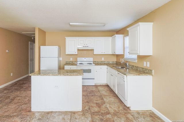 5822 blonde, San Antonio, TX 78252