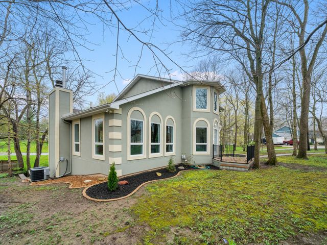 3 Oak Ridge Drive, Newark, IL 60541