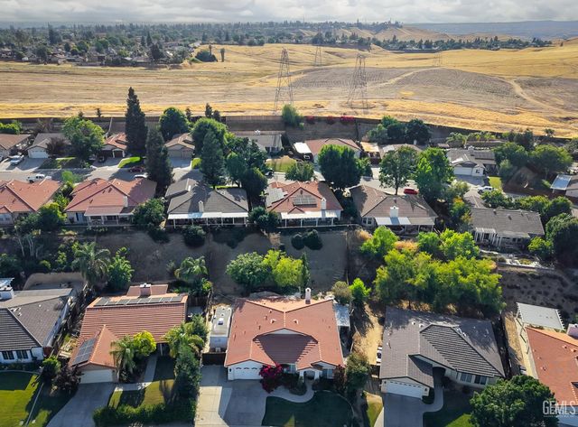 5710 Steelhead Drive, Bakersfield, CA 93306