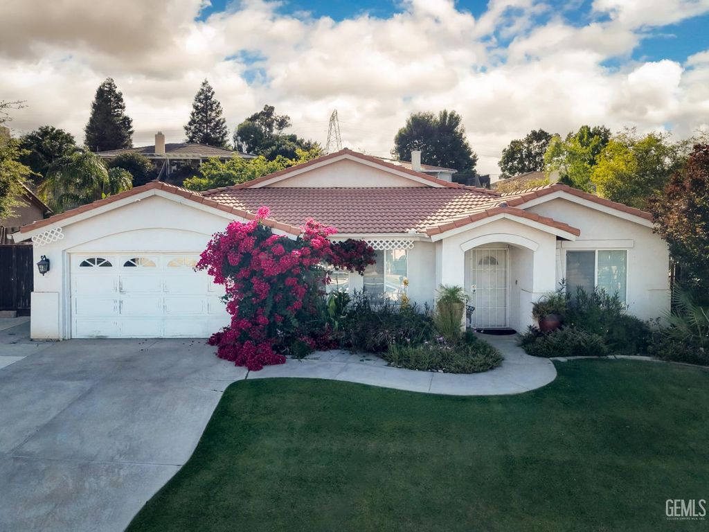 5710 Steelhead Drive, Bakersfield, CA 93306