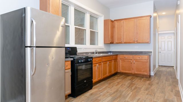 915 W 32nd Street 3F, Chicago, IL 60608