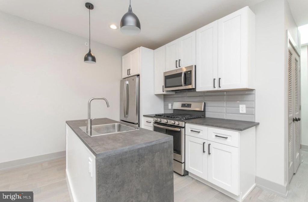 3339 RIDGE AVE, Philadelphia, PA 19132