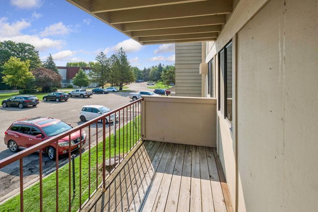 4009 Heritage Hills Drive 207, Bloomington, MN 55437