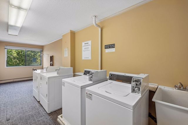 4009 Heritage Hills Drive 207, Bloomington, MN 55437