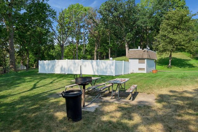 4009 Heritage Hills Drive 207, Bloomington, MN 55437